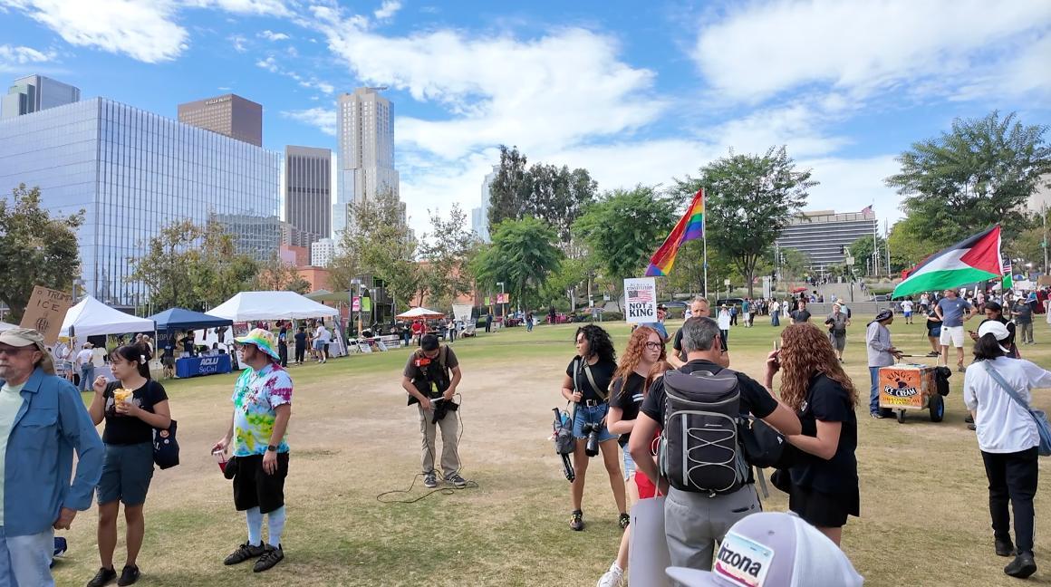 直击 洛杉矶反特朗普集会 人数大跌？
作为今年中期选举前，规模最大的反特朗普集会