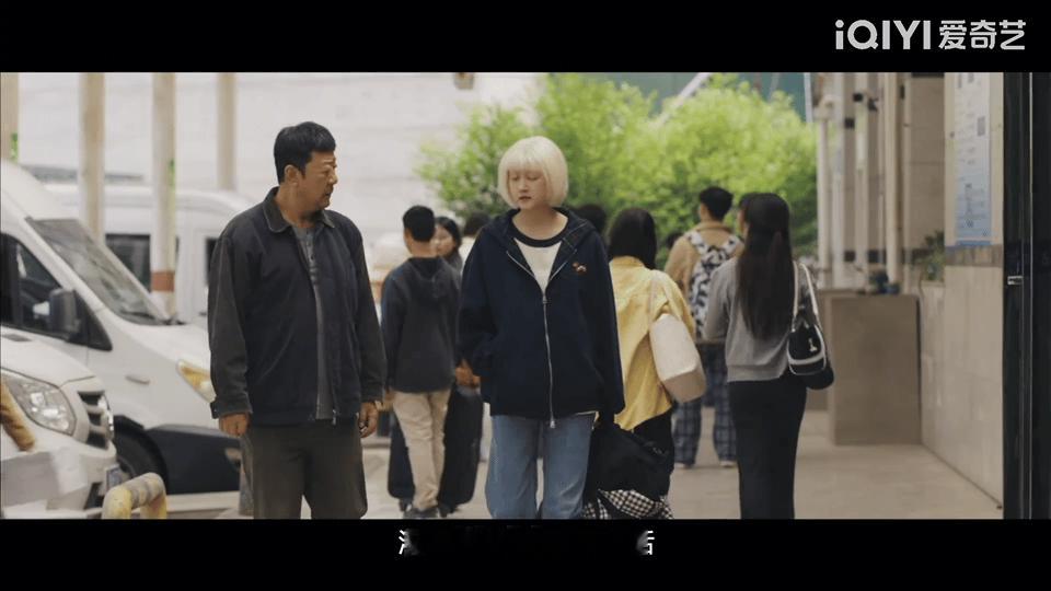 最适合全家看的年代剧出现了 齐时身上的故事很有现实意义，面对外界异样眼光，依旧坚