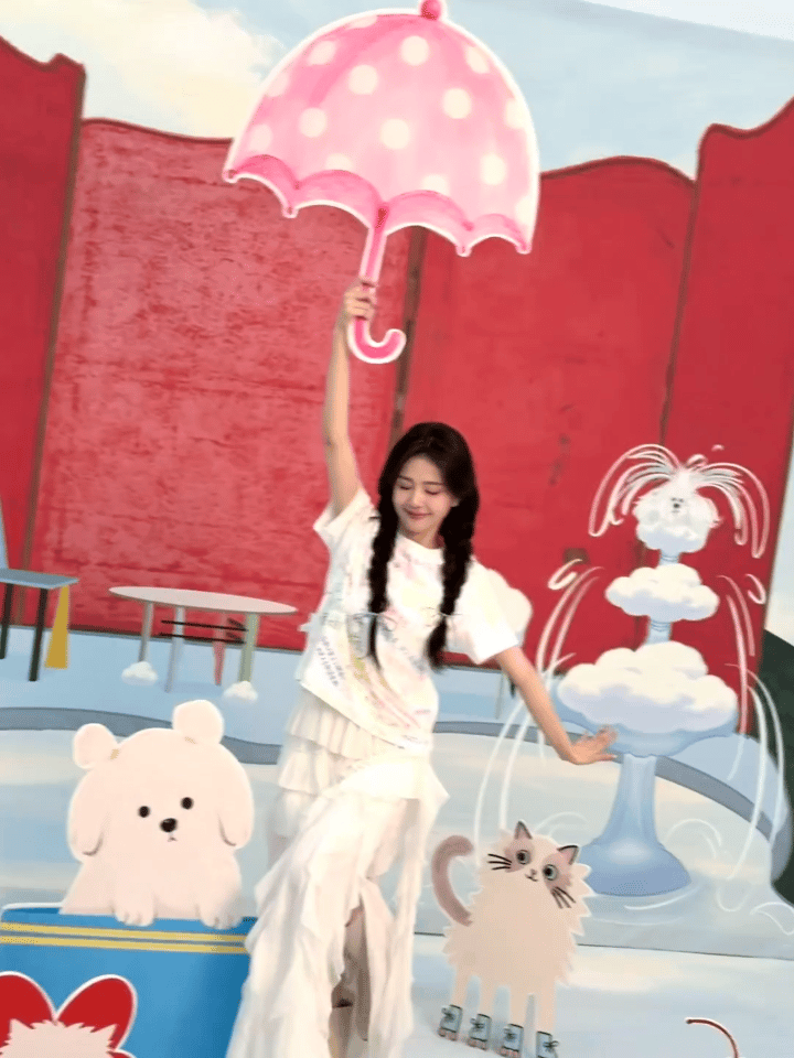 音乐会live转动图·最好的白鹿 最好的白梦妍 谢谢你白鹿十周年拾光音乐会