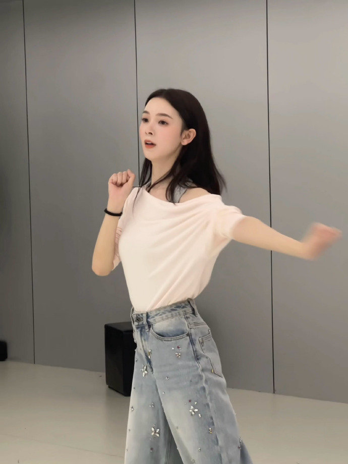 陈瑶两点半苦练孤单北京陈瑶孤单北京半夜球 陈瑶孤单北京半夜球 