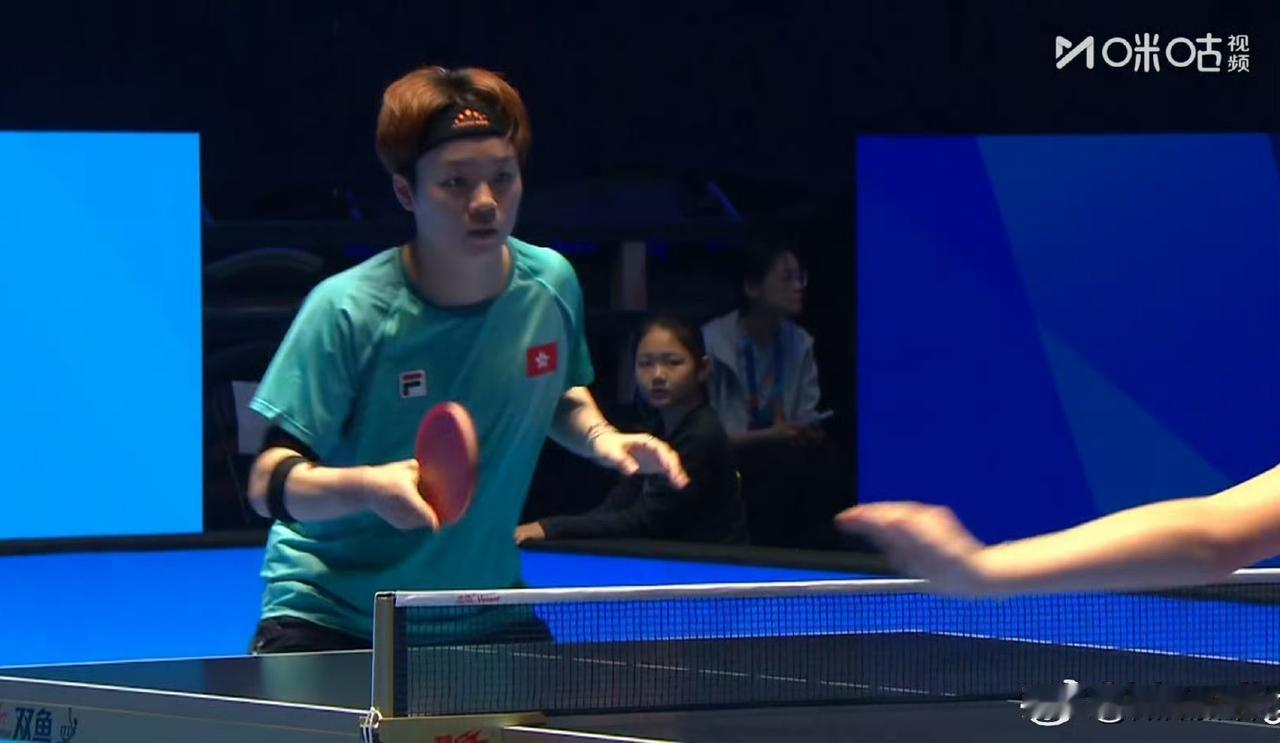 杜凯琹赛后采访：海口美食很多，自己也时刻提醒自己不能吃太多。
今天是亚洲杯小组赛