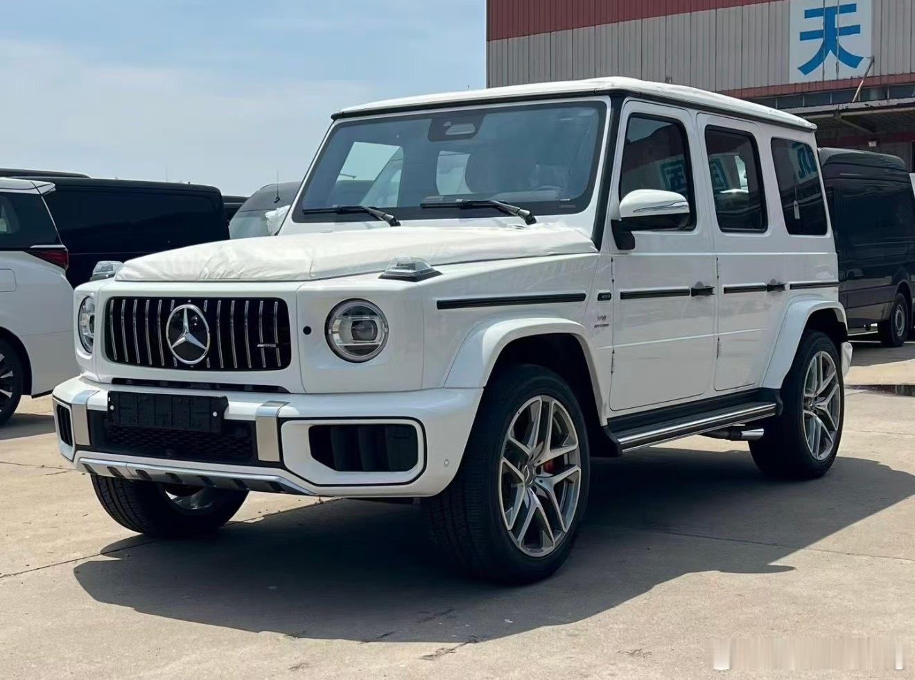 韩版G63 白米价格还是之前那个价格 裸车233万加豪车税 加购置税 加质保 加