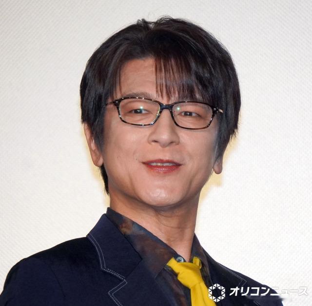 及川光博这角度还真吓人 