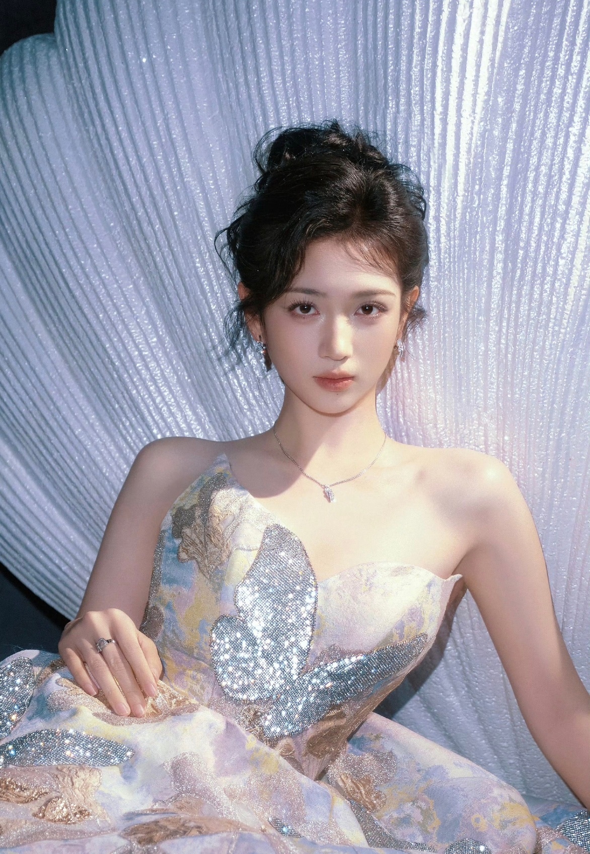 代露娃摔了这样的代露娃也太美了吧！哪个男生会不心动吗！？[心][心][心] ​​