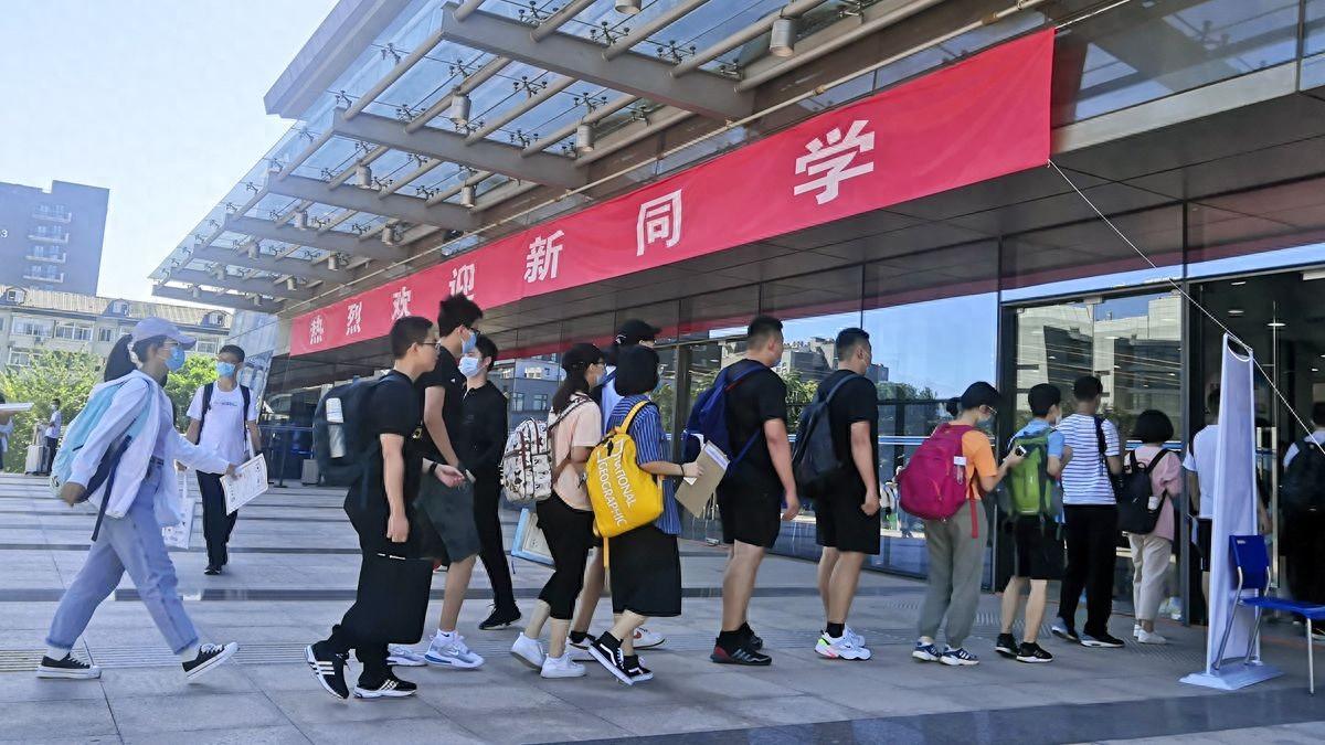开学季带火运动消费！学生党靠折扣渠道，四折拿下专业装备
又是一年开学季，全国校园