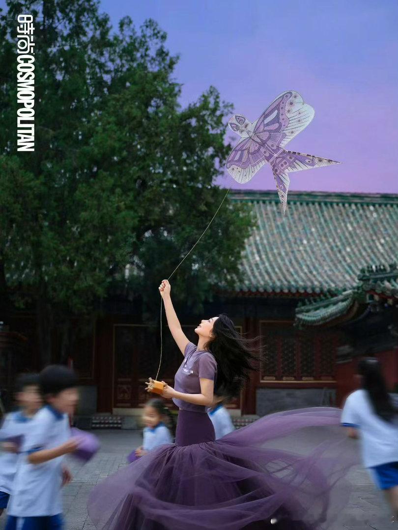 “​真正的爱是明月，寂寂相守，恒久不灭。”​而你，是我们的明月，为这人间，洒下最