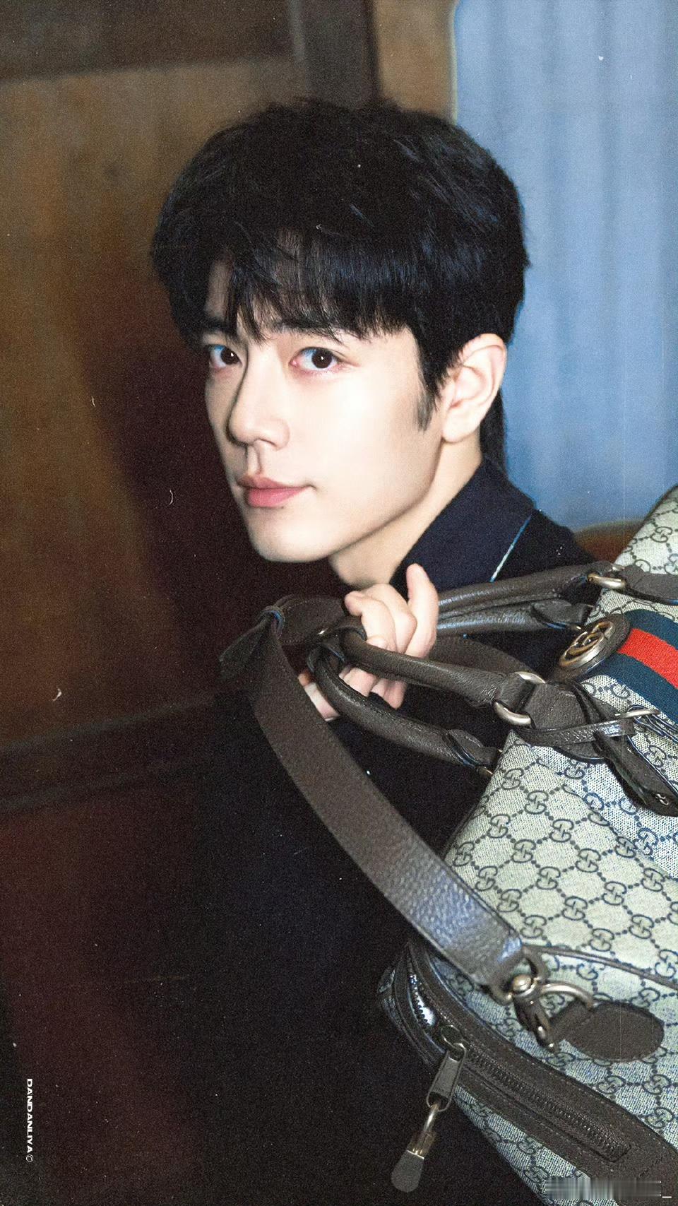 博君一肖[超话]  藏匿在那年仲夏夜的暗恋终将变成极光之下的告白 ​​​