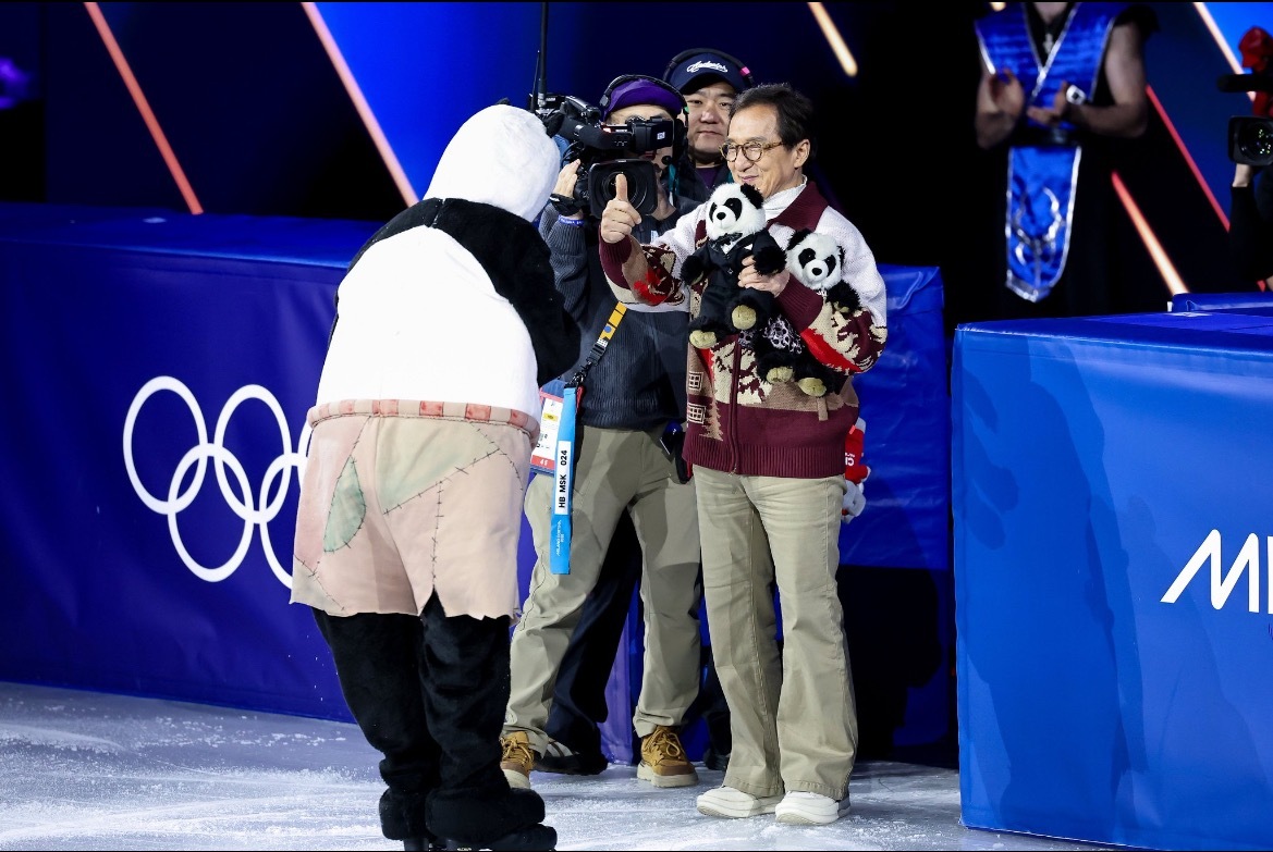 体育大赏米兰冬奥会 功夫熊猫遇见功夫巨星！哈萨克斯坦的金牌得主米哈伊尔·沙伊多罗