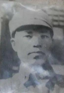 周元（1894.12—1938.5.9），男，字凯之，壮族，广西明江人，早年从军