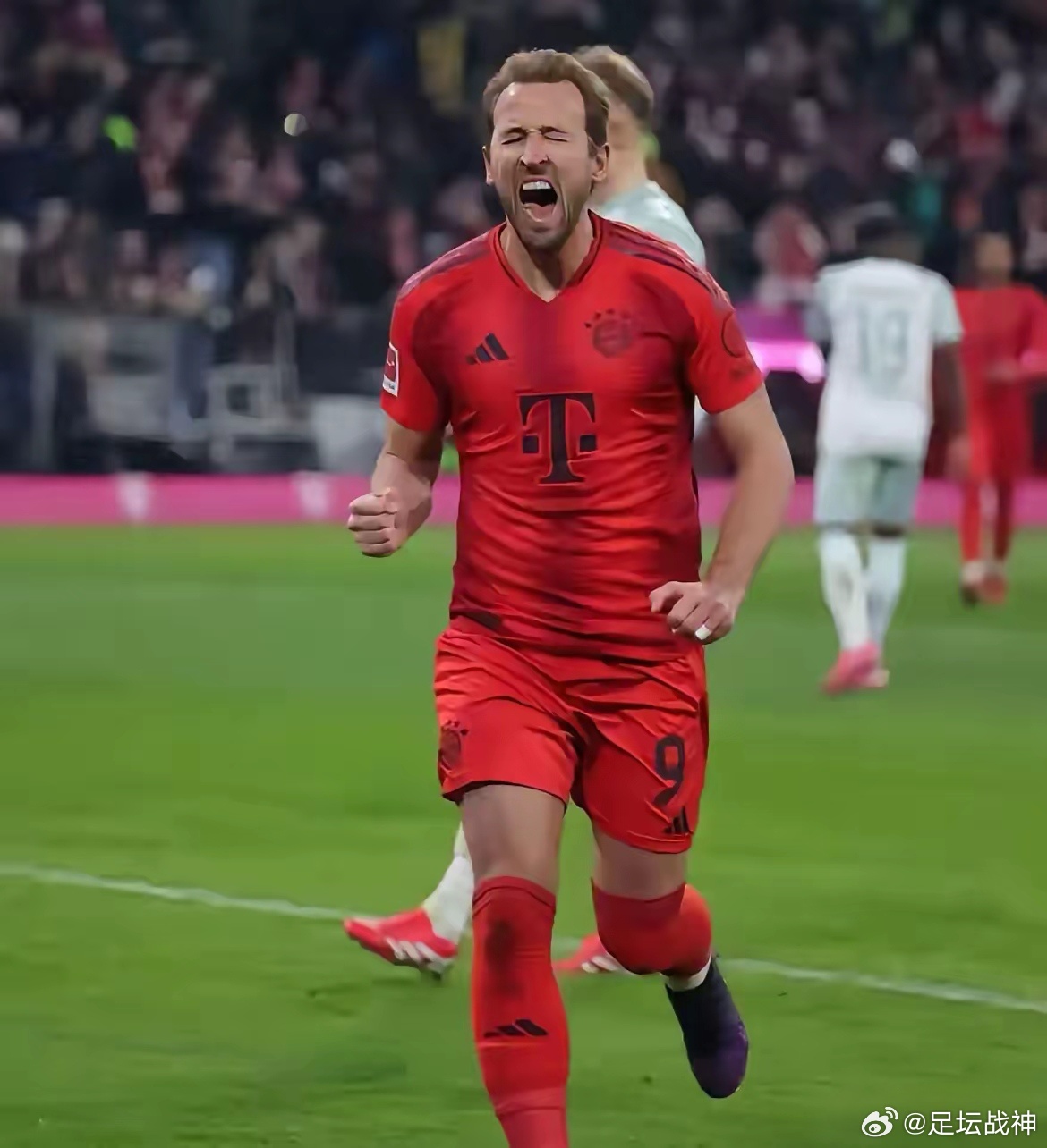 生活手记凯恩啊凯恩，你是不想破德甲莱万赛季41球纪录了。在和柏林联合的比赛中打进