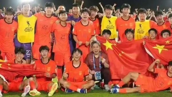 北京时间5月13日凌晨，沙特U17亚洲杯激战正酣。遭遇两连败的中国U17男足背水