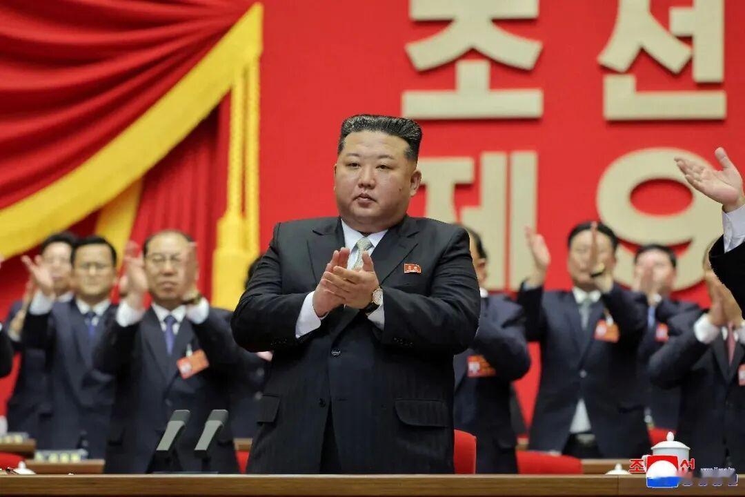 【朝鲜朝鲜 劳动党总书记金正恩作工作总结报告】据朝中社26日报道，朝鲜劳动党第九