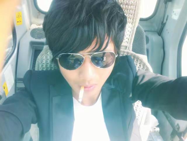 男人不用太帅像爷们就行