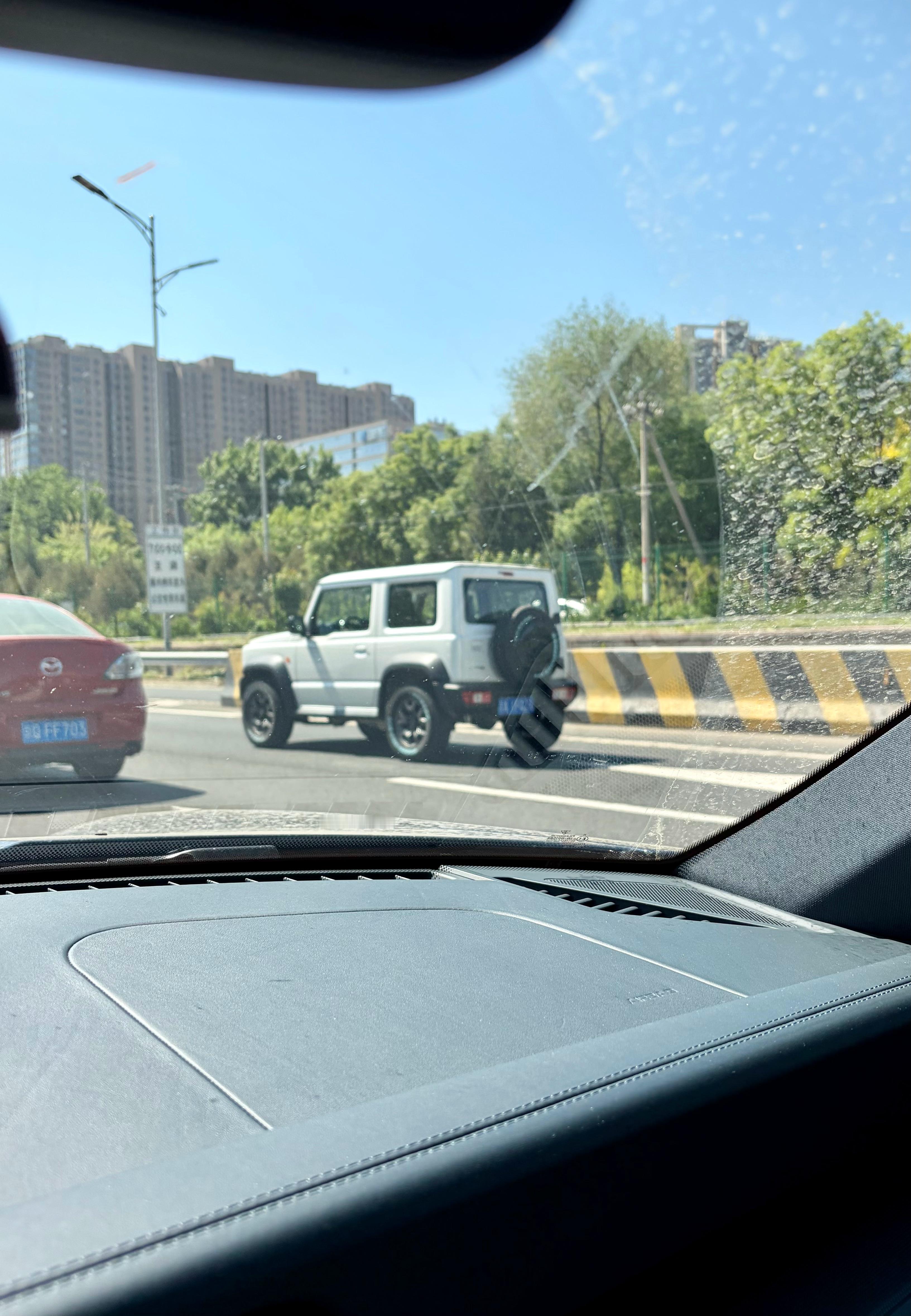 这玩意现在新车多少钱了？想买个二手的带小吴er去新疆吃拌面 