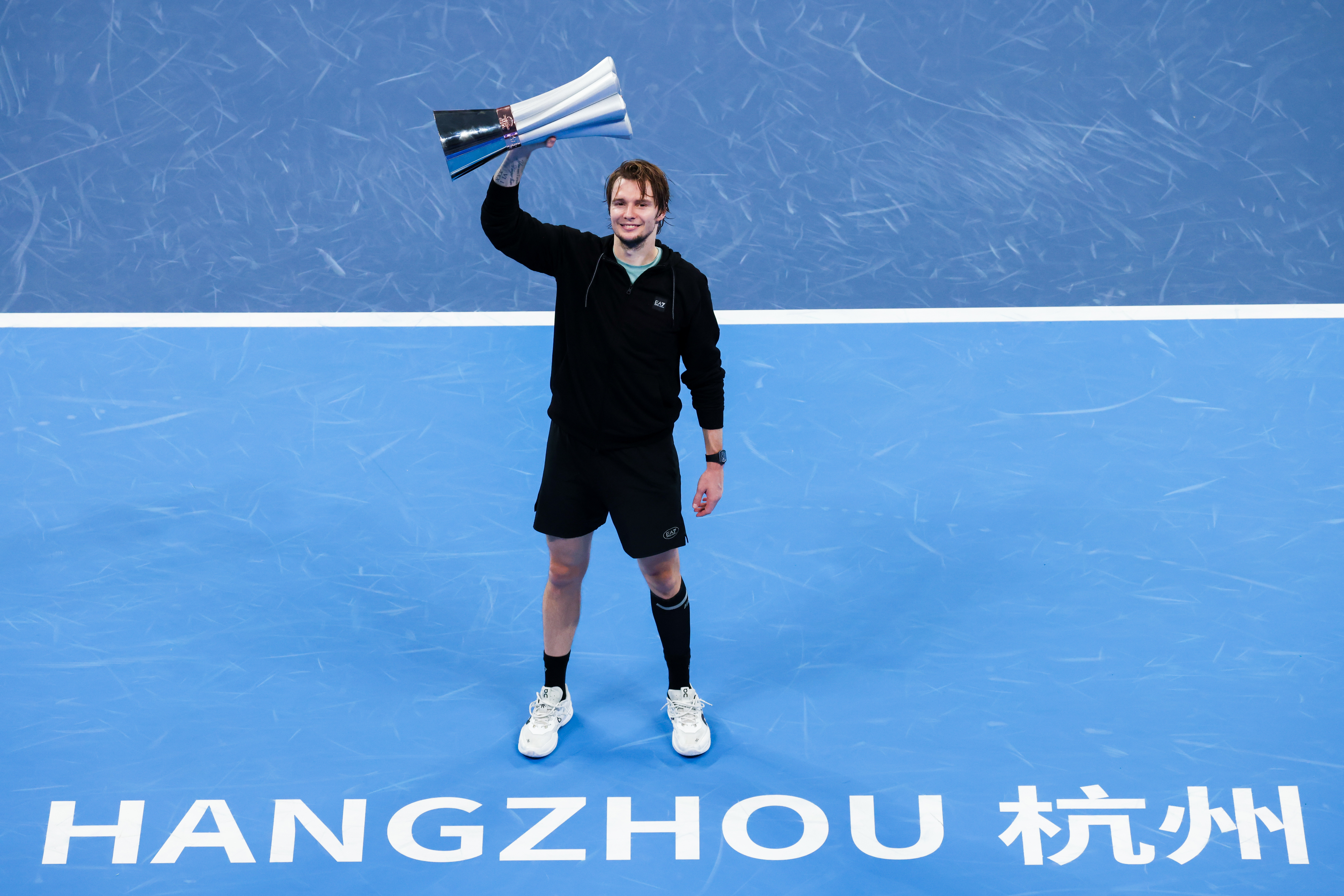 布勃利克夺杭州赛冠军补几张杭州颁奖图🏆🥈中国赛季网动金秋网球[超话] ​​​