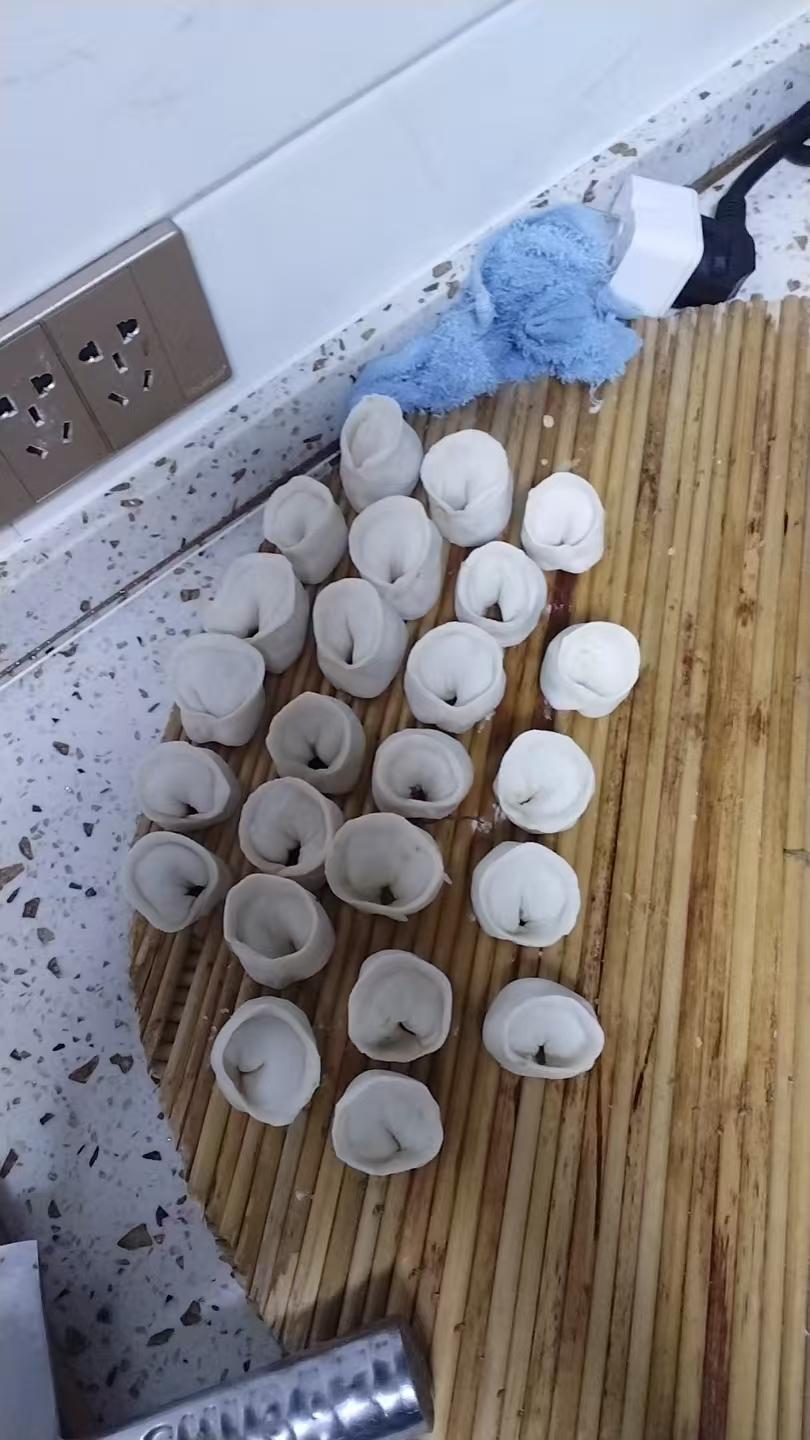 中秋快乐，自己包的饺子🥟，丑确很满足