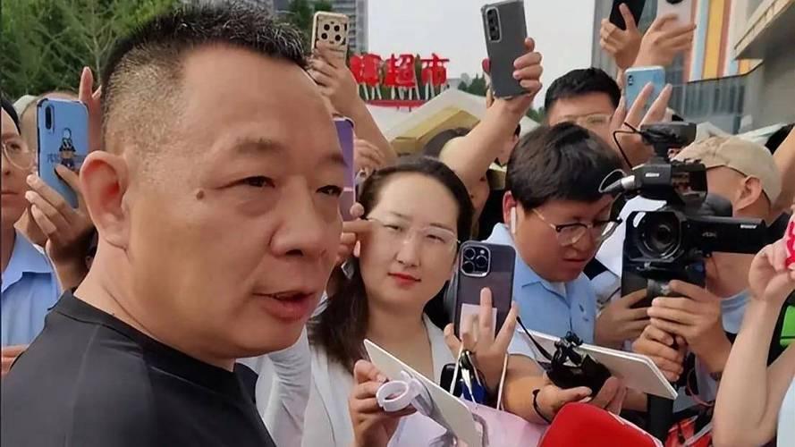 整个零售圈都被胖东来整不会了！别的公司招人，卡死学历、年龄、履历，稍有短板直接淘