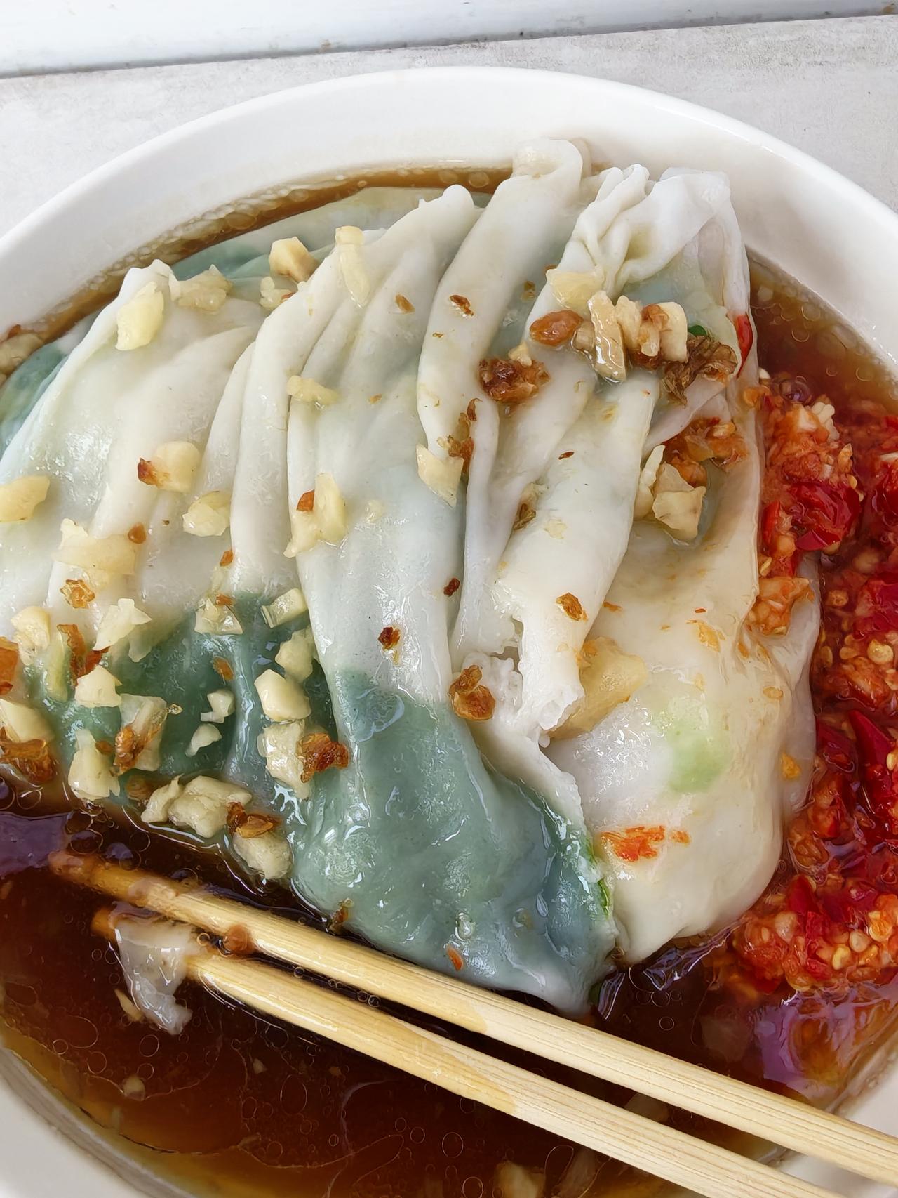 冬日生活打卡季7块钱的肠粉贵不贵呢？反正味道真的很一般而已。