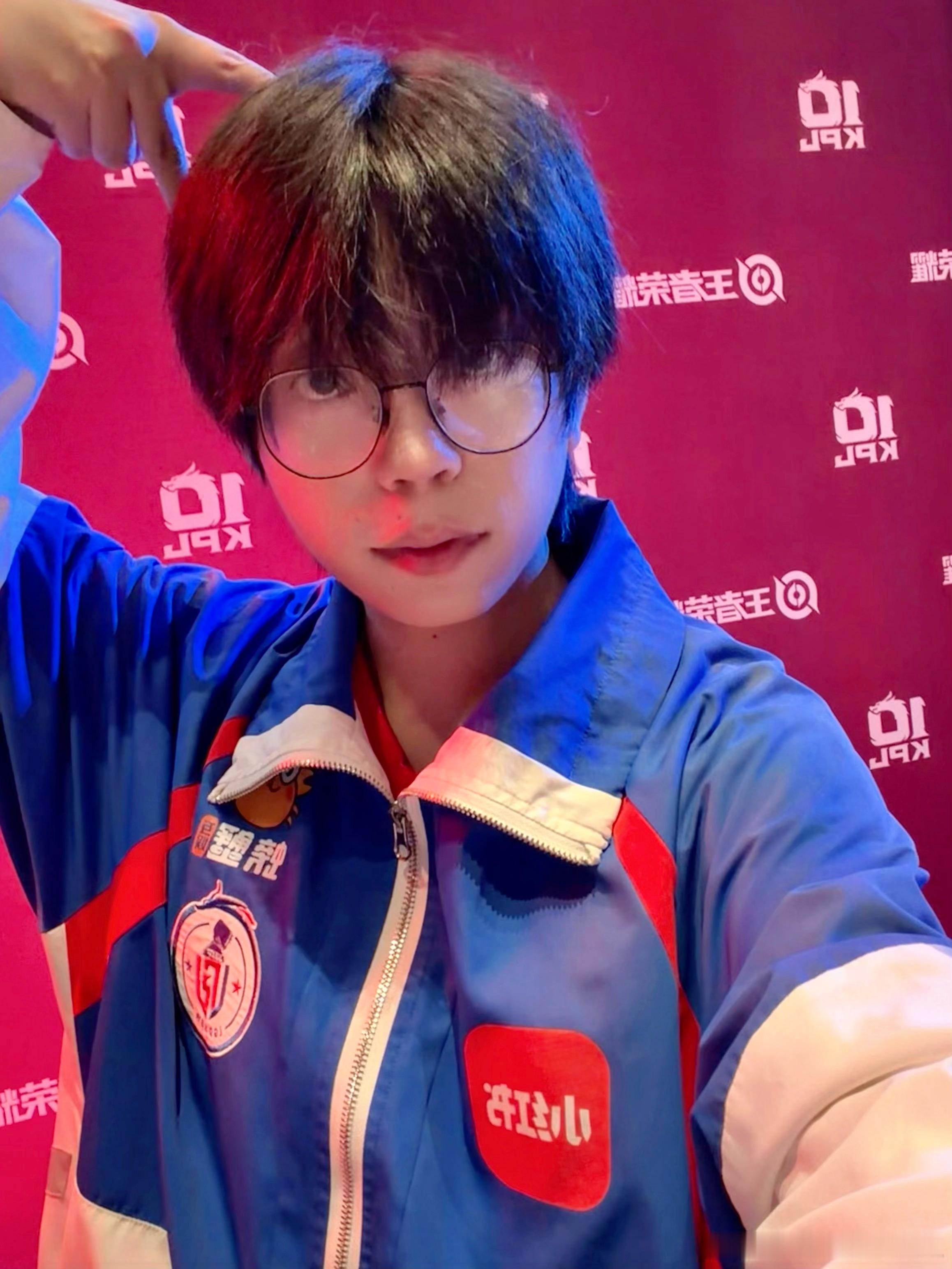 LGDNBW战胜eStar小崽XZX 加油！ 