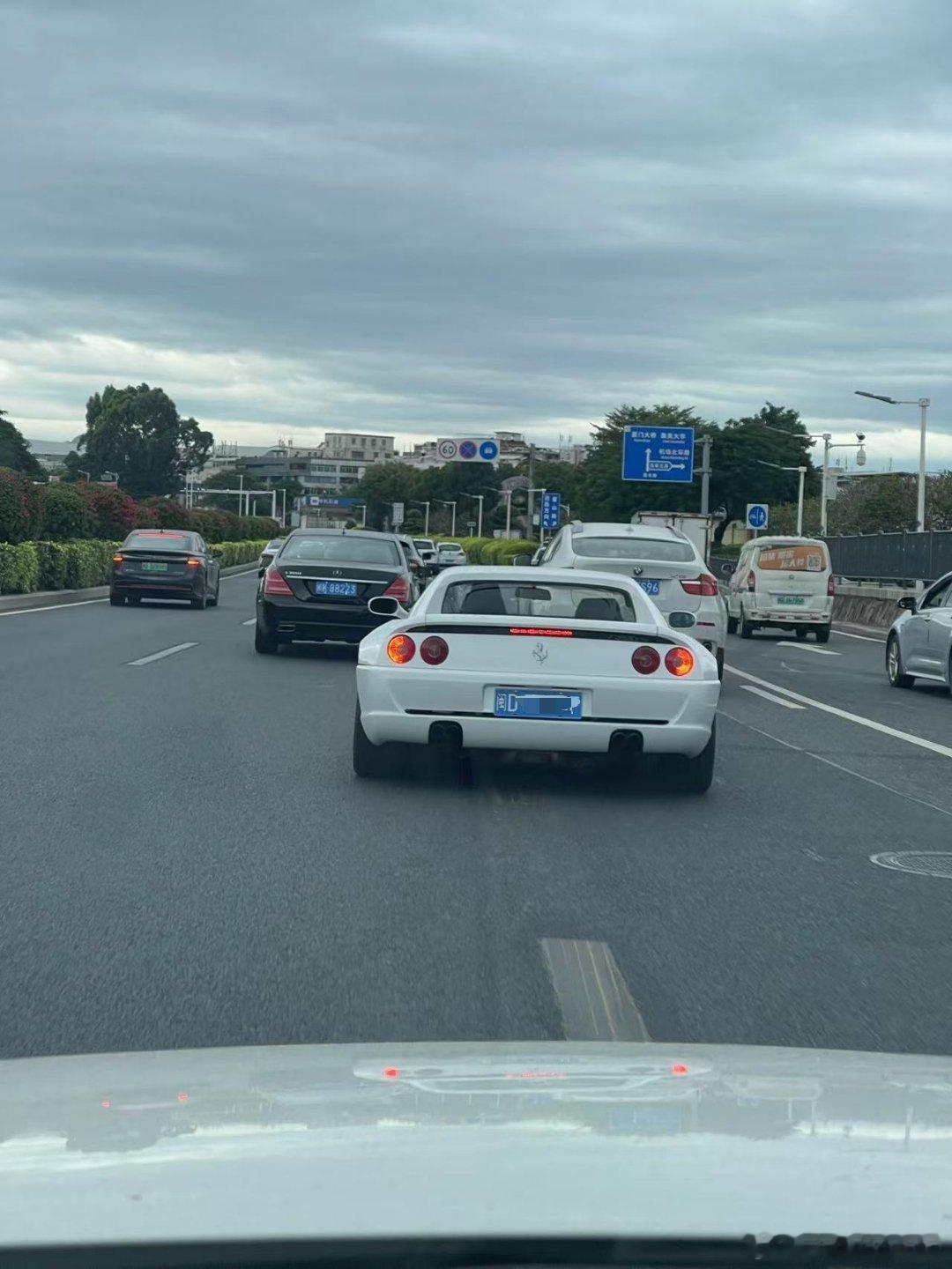 哪个大佬的355出来遛街了 ​​​