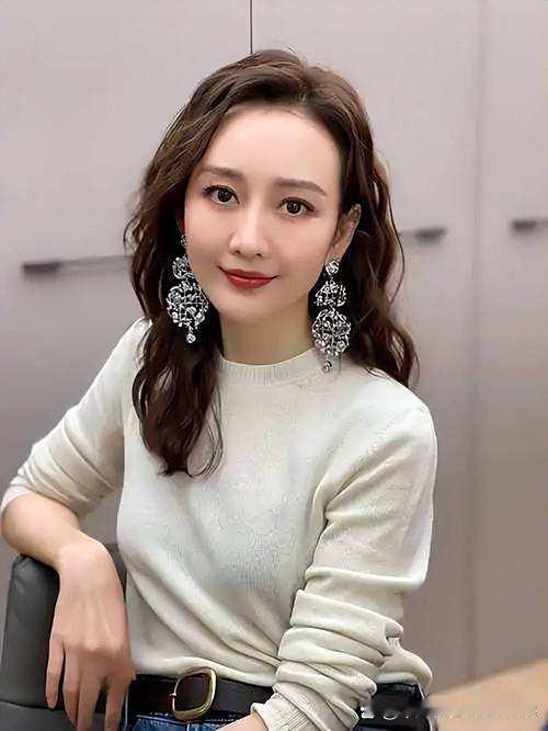 王鸥这张脸也太绝了！不仅是男生心中的理想型，连婆婆们看了都得夸一句“完美儿媳”，