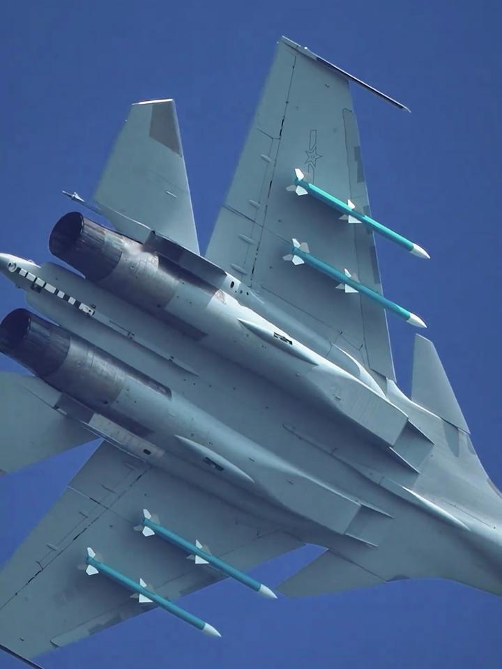 歼15挂弹起飞  硬刚外军航母编队
2022年5月，张敏随辽宁舰执行远海任务。外