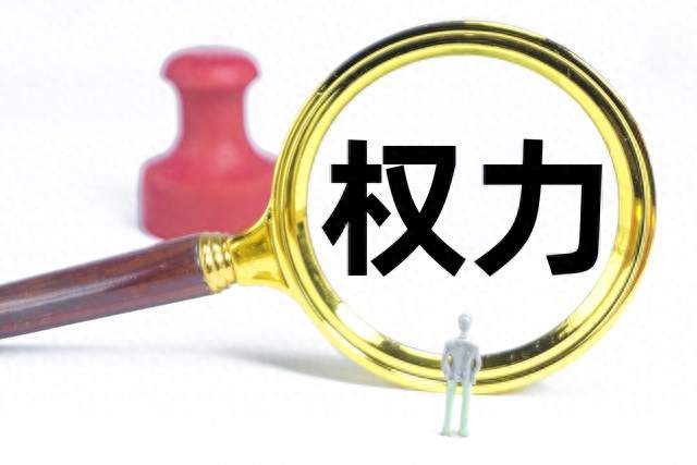 不止陪睡陪玩！强吻袭胸摸腿，乱象有多荒诞，权力才是骚扰的底色