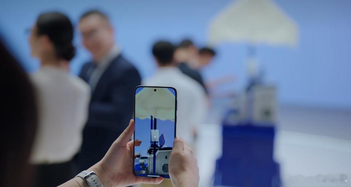 鸿蒙操作系统6正式发布 对一些反光、破损的二维码，鸿蒙6也能扫出手势交互常规升级