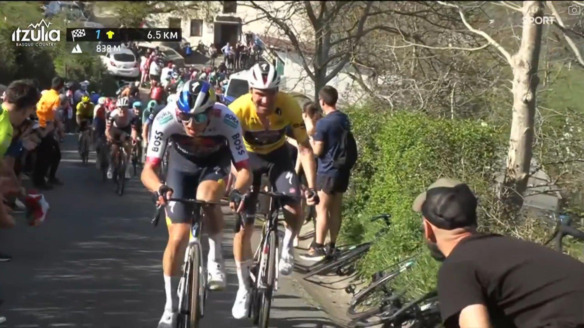 快步的修理能力太强了，沙赫曼又回来了。利波维茨这一波加速，几乎就像是沙赫曼的副将