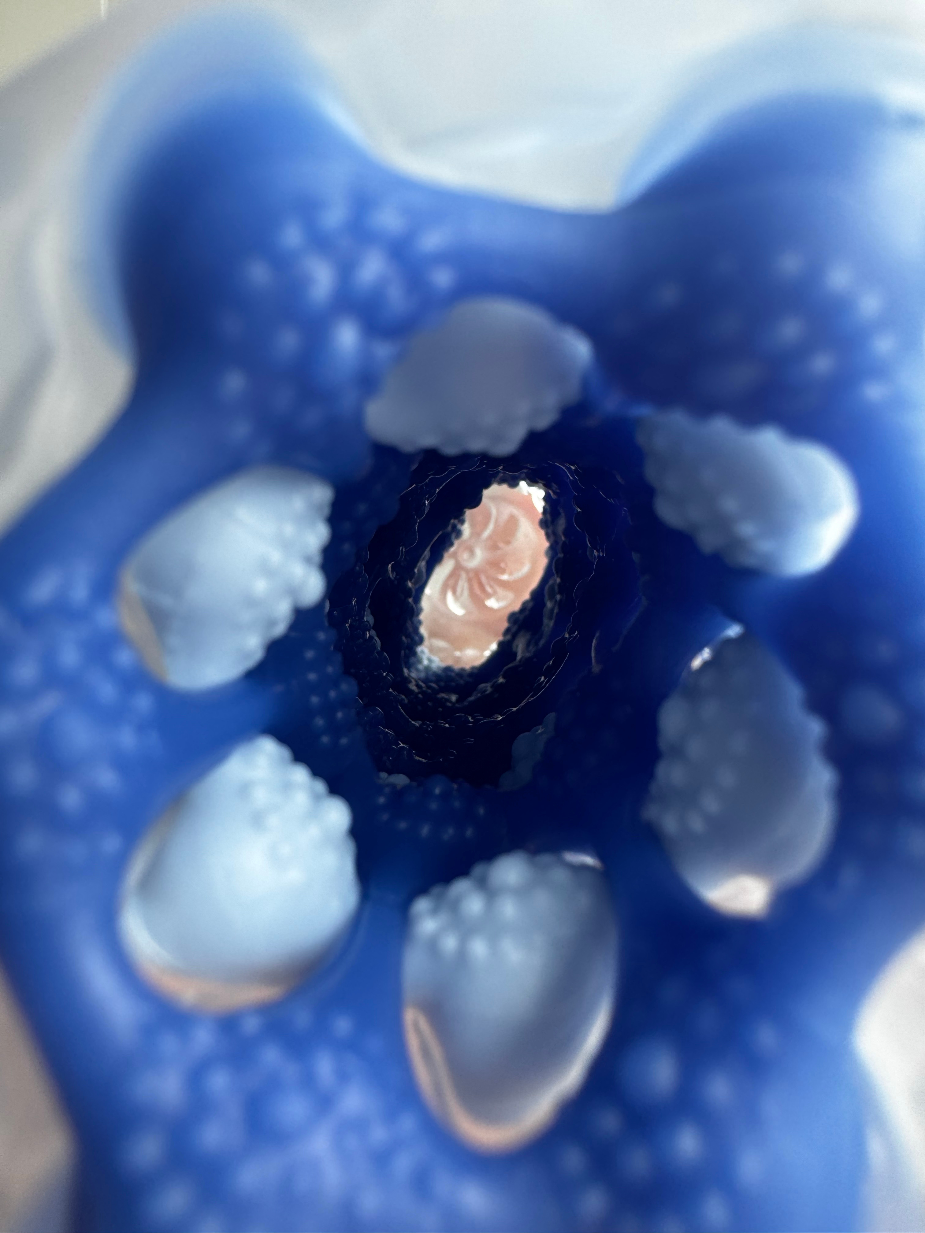 好物分享！最近到手的TENGA ARTE海盐蓝莓派限定款。雾面奶白基底+通透深海