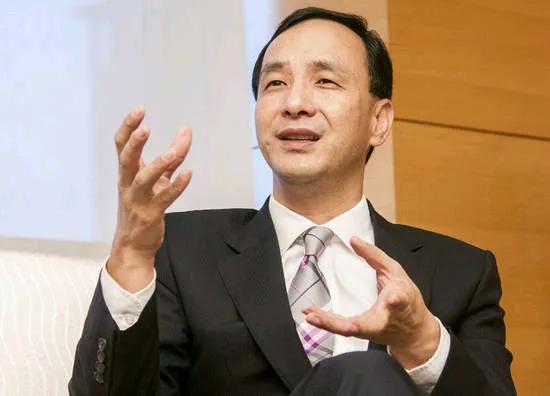 这几天，网上关于台湾国民党主席选举的讨论很热闹。
可我一点都不感兴趣，只要看到国