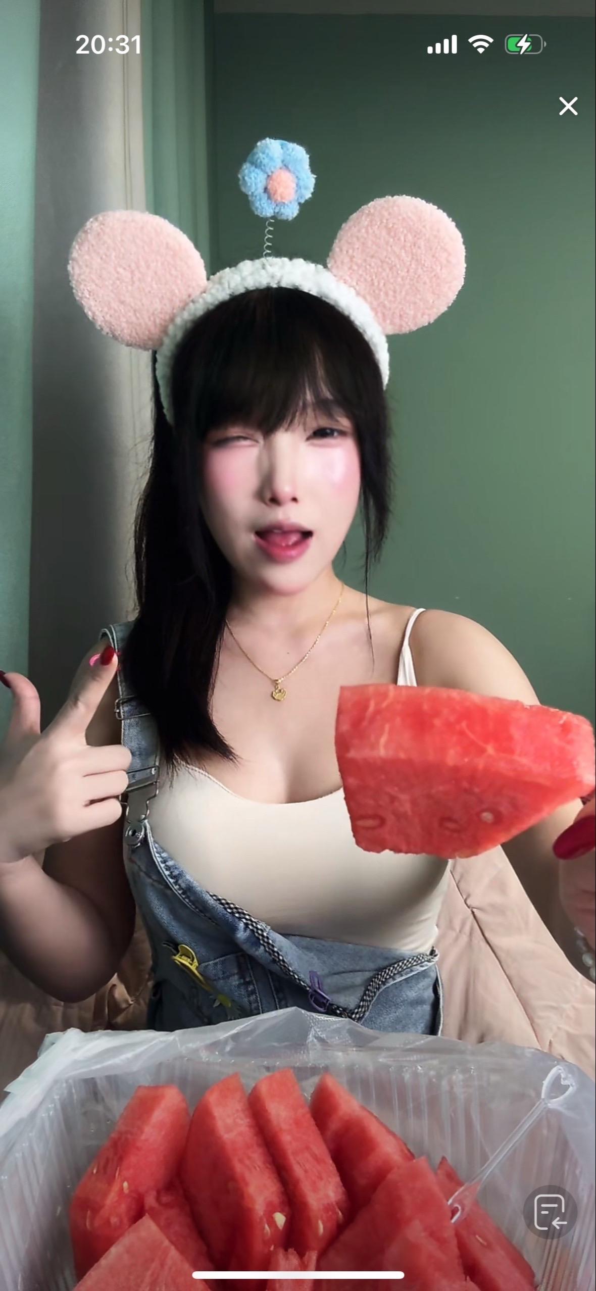 停一下 全世界最可爱的小宝宝粗现૮(˶ᵔ ᵕ ᵔ˶)ა