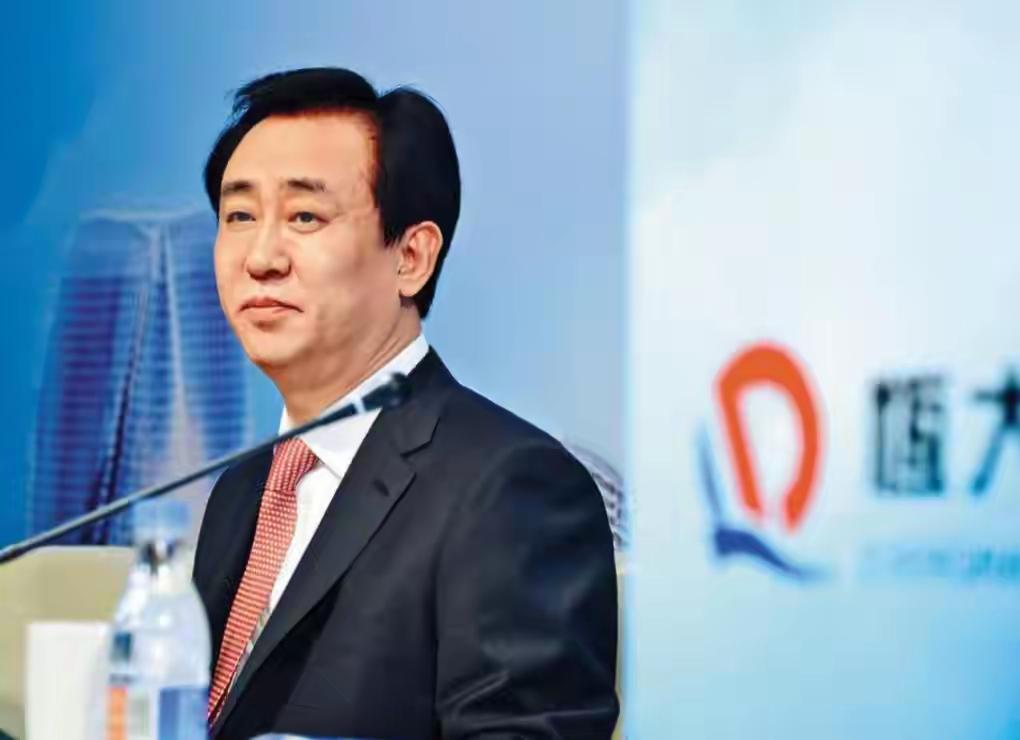 被曝藏身美国4个月，恒大前总裁再迎坏消息，许家印最后希望破灭
近日，恒大前总裁夏