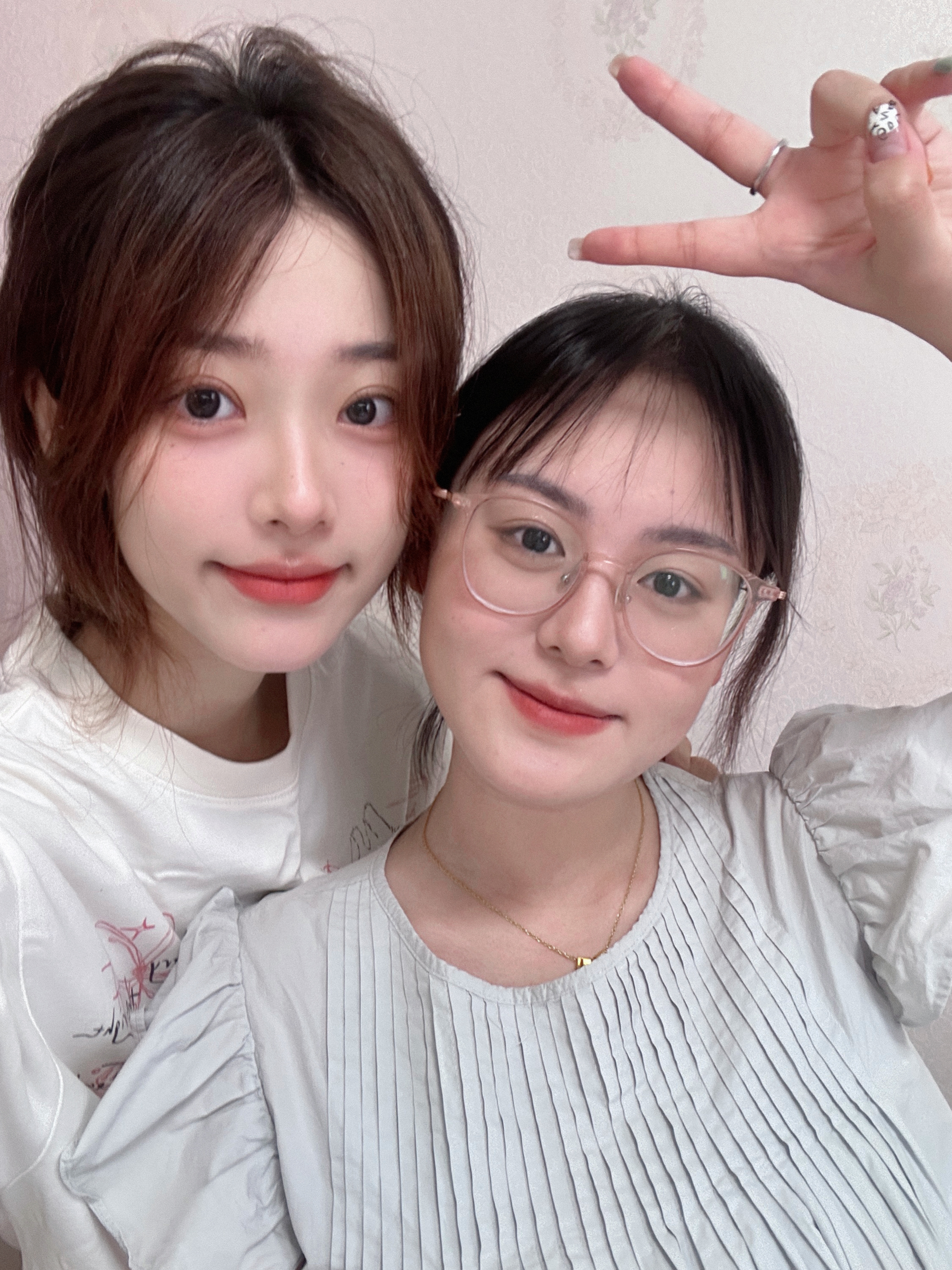 好久不见～[女孩儿][女孩儿]  ​​​