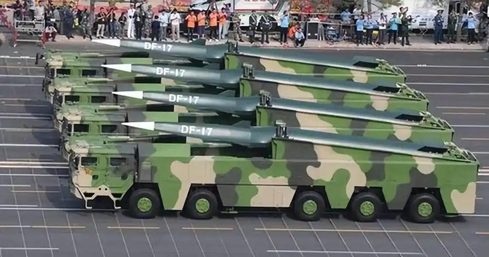 有俄专家评价：中国的很多武器在性能上都超越了美国，例如：东风-17导弹、055大