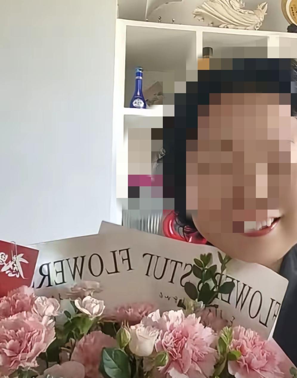 《今天母亲节，Z风光的居然是“她”？一句话道尽人情冷暖！》

口播文案（可直接录