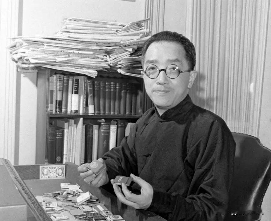 1937年，在国际形势错综复杂的情况下，校长准备委派胡适担任驻美大使，结果被胡适
