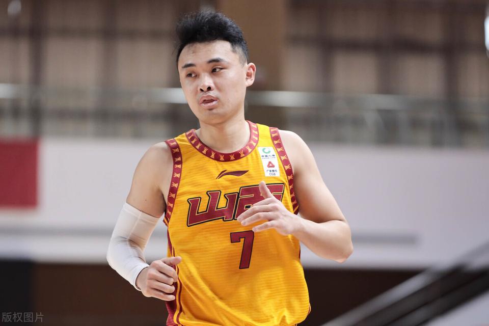 劳模！CBA第一阶段出场时间最长的9位本土球员：
1、山西汾酒男篮原帅，出场10