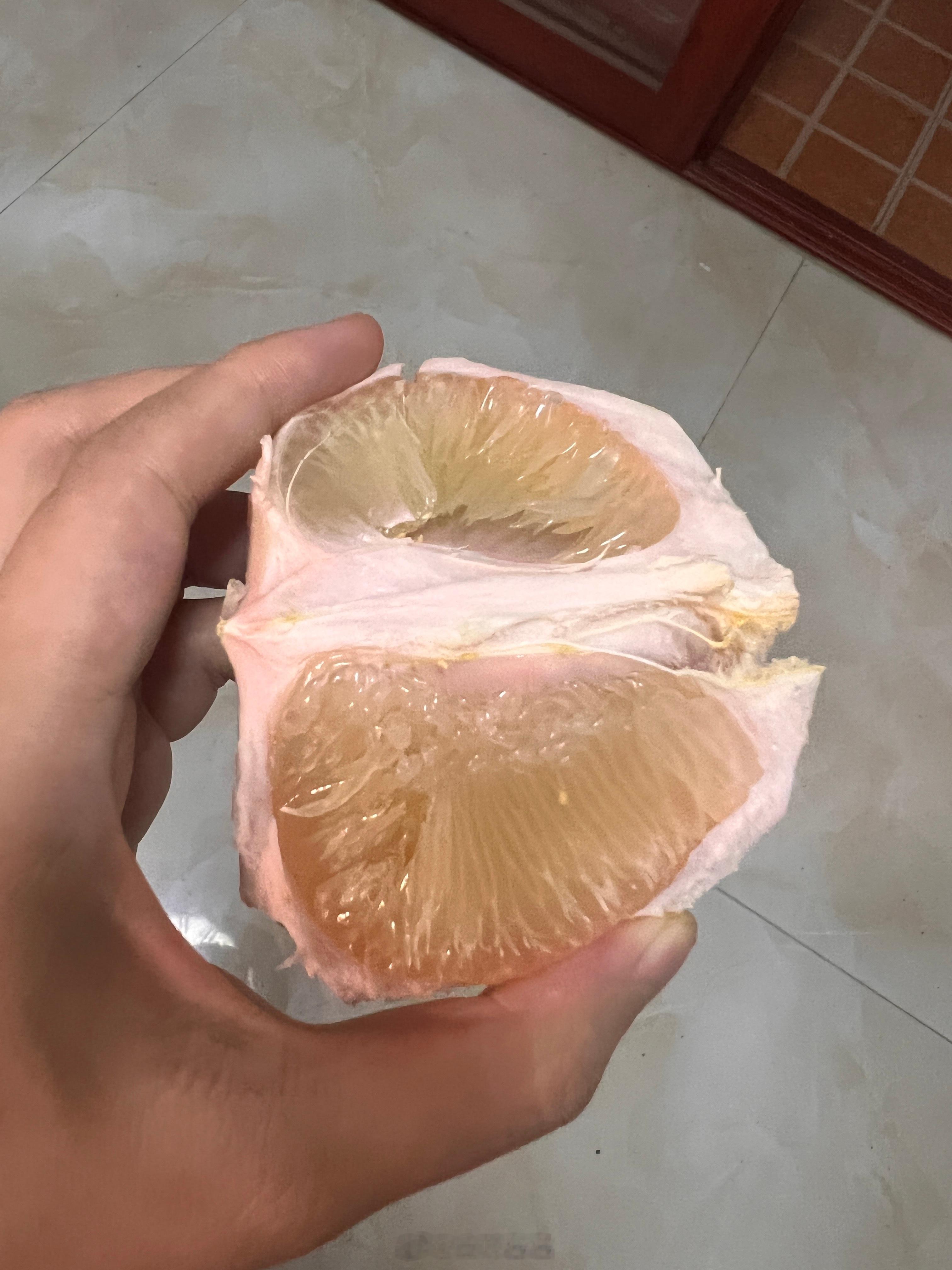 投稿：秋天真的美好，文旦柚太好吃了，又甜又多汁[打call] ​​​