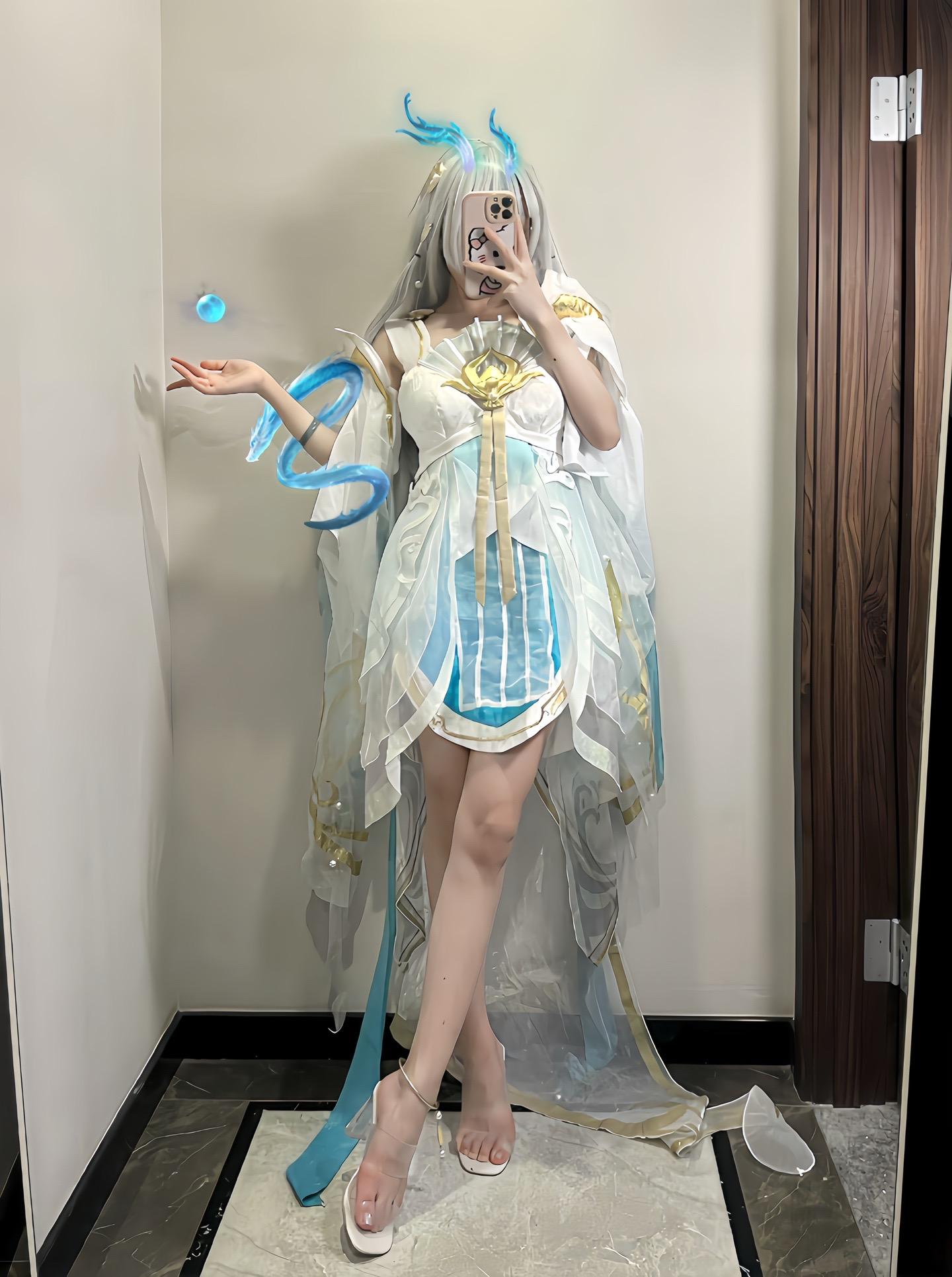 当你有一个玩cosplay的女朋友，你就会得到——