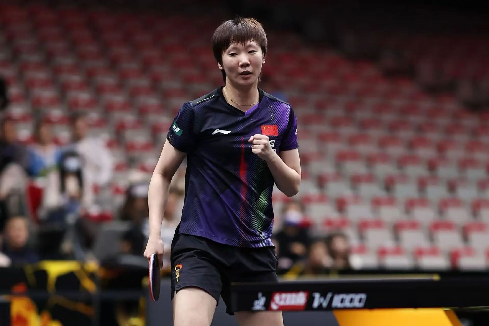 【国乒多人晋级八强】10月8日，WTT中国大满贯2026结束了单打1/8决赛的比