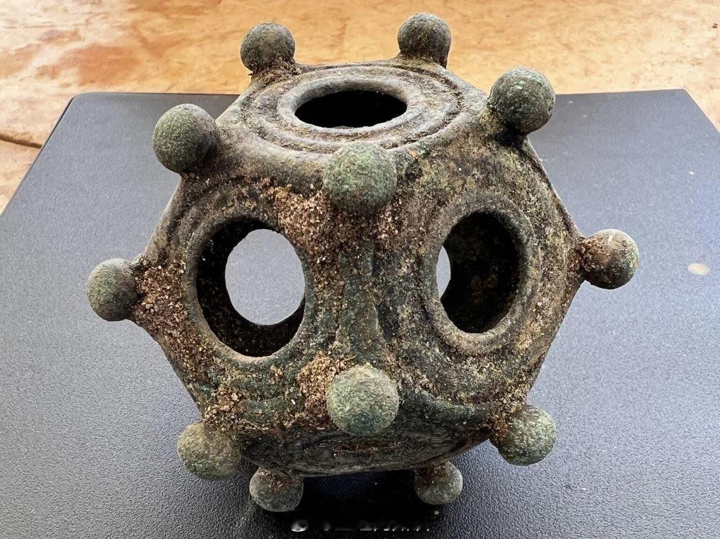 考古学家仍无法就这件拥有 1700 年历史的罗马物品的用途达成一致 ​​​
