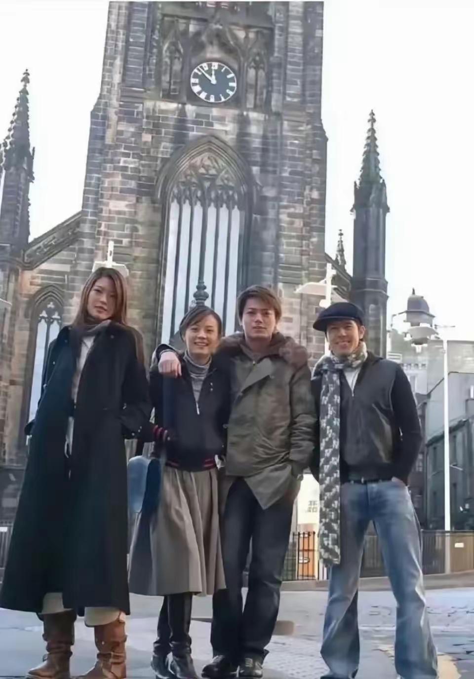 有谁认出来这4个人是谁吗？不像明星4人 四人合影