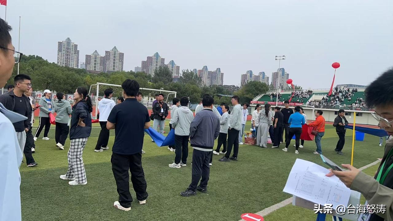 今年上半年，日本的贸易出口额3845亿美元，中国台湾比他多321亿，中国香港比他
