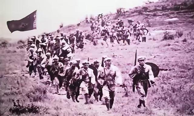 贺子珍的弟弟贺敏仁生于1918年。1934年，他随红军长征，在红一军团11师某团