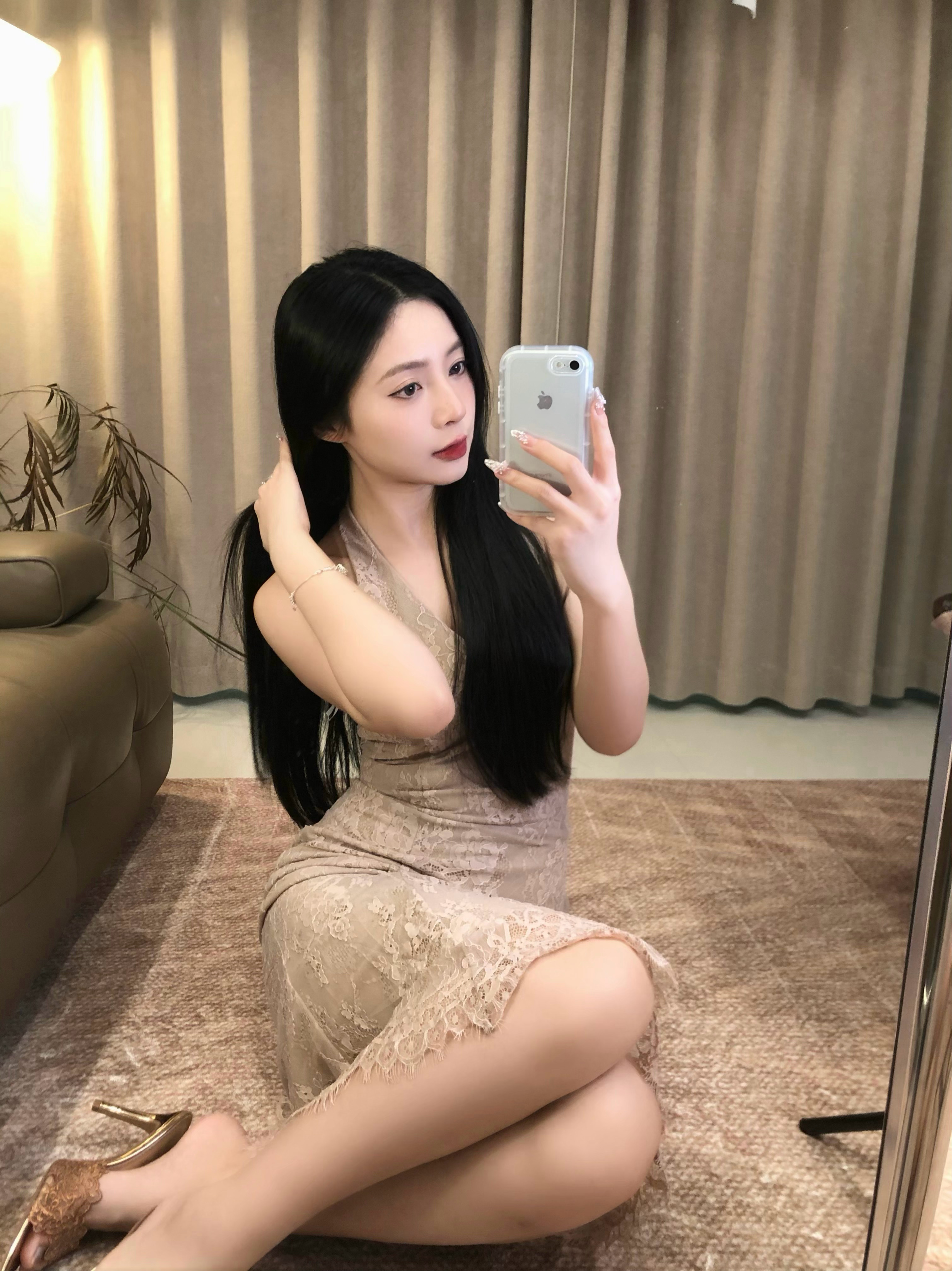 好喜欢蕾丝裙今天穿什么