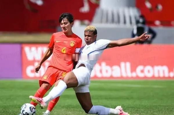 中国U16国少4-2战胜韩国U16国少 三战全胜夺得中国之队·国际足球锦标赛 呼