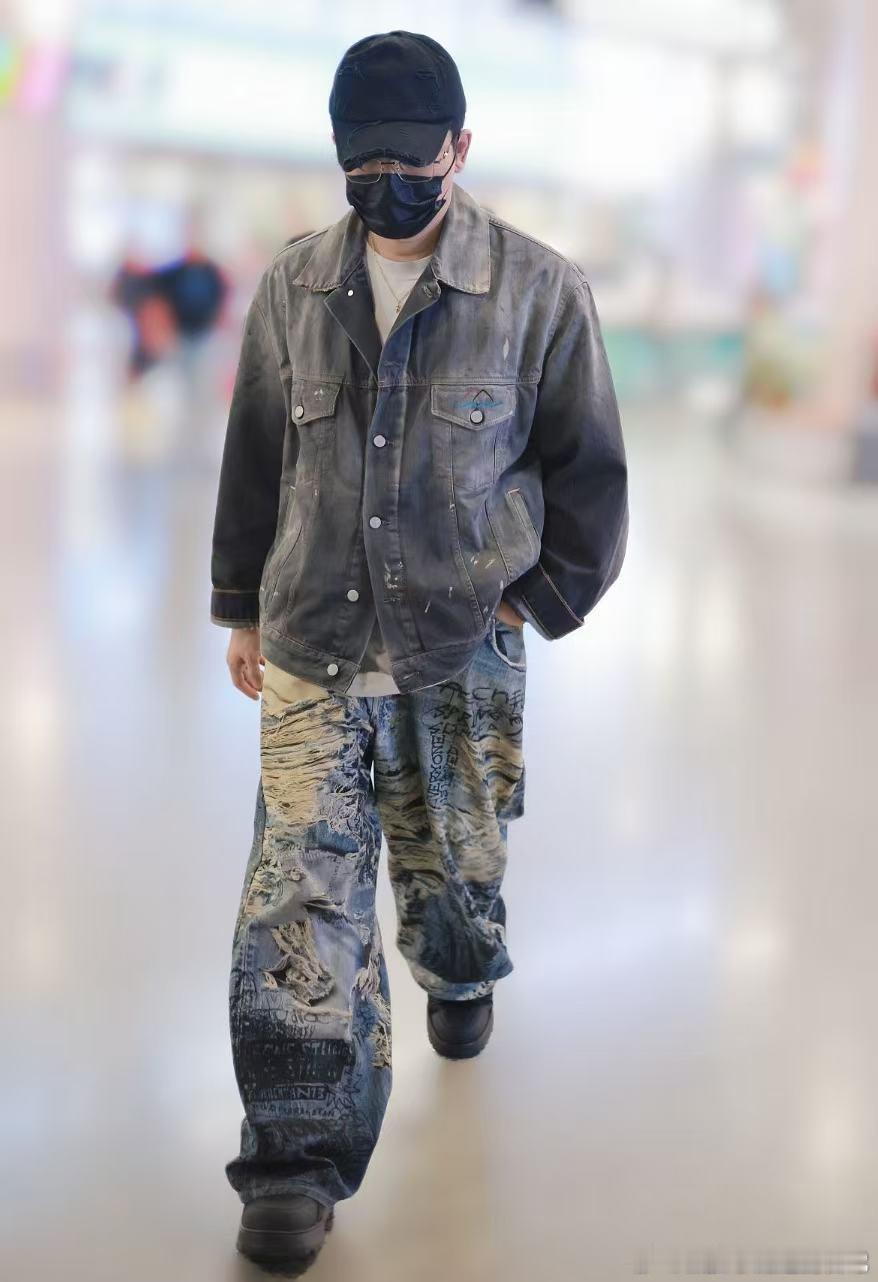 这个音综阵容完全是春晚级别哈林和汪苏泷居然要合作改《龙的传人》！一个老顽童一个梗