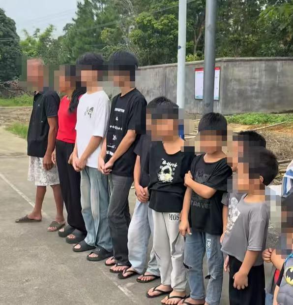 比打工强多了？广西男子生13个孩子，每月领几千块，“人多不怕欺负”引爆全网
 