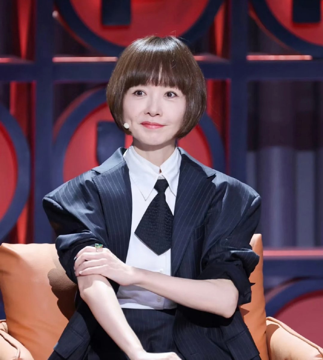 鲁豫拥抱女性主义鲁豫这次采访把女性主义聊透了，从懵懂到觉醒，我们都在成为更好的自